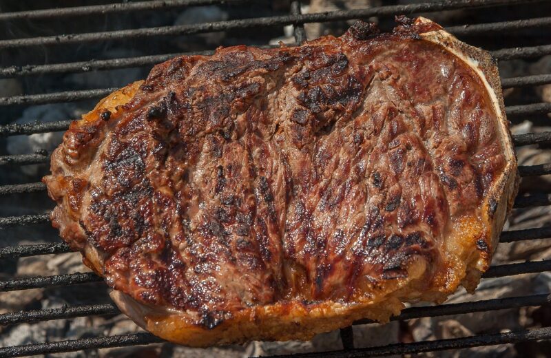 La_recette_ultime_pour_les_grillades_d_été_:_Faux_filet_en_fonte,_pané_au_beurre
