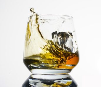 Le_whisky_:_un_nectar_doré_aux_origines_mystérieuses