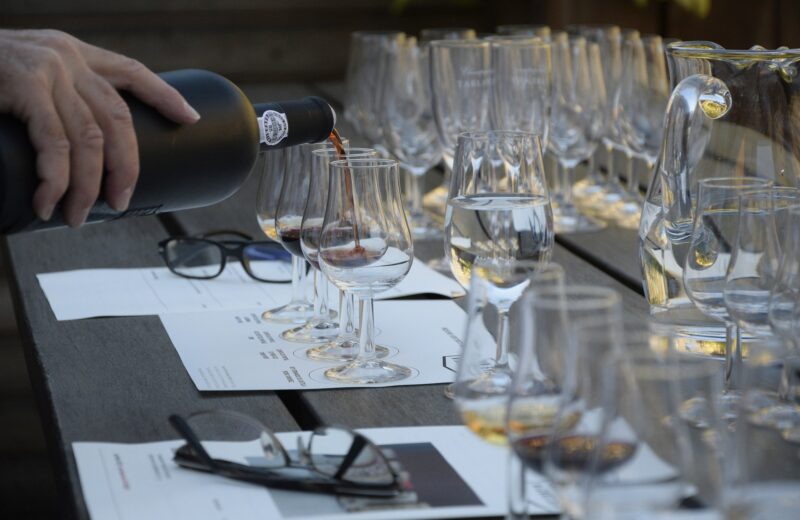 Quels_sont_les_vins_que_boivent_les_plus_grandes_célébrités_du_monde_?_Vous_êtes_sur_le_point_de_devenir_très_très jaloux_!