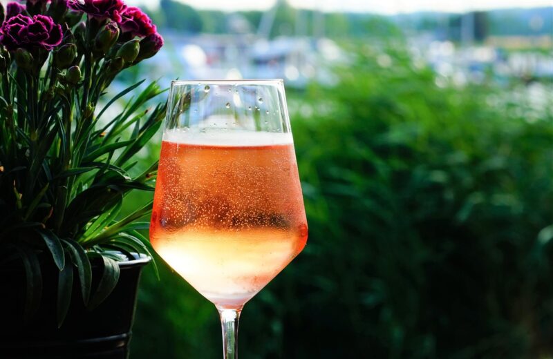 Rosé_:_l_étoile_montante_du_monde_viticole_qui_va_vous_surprendre