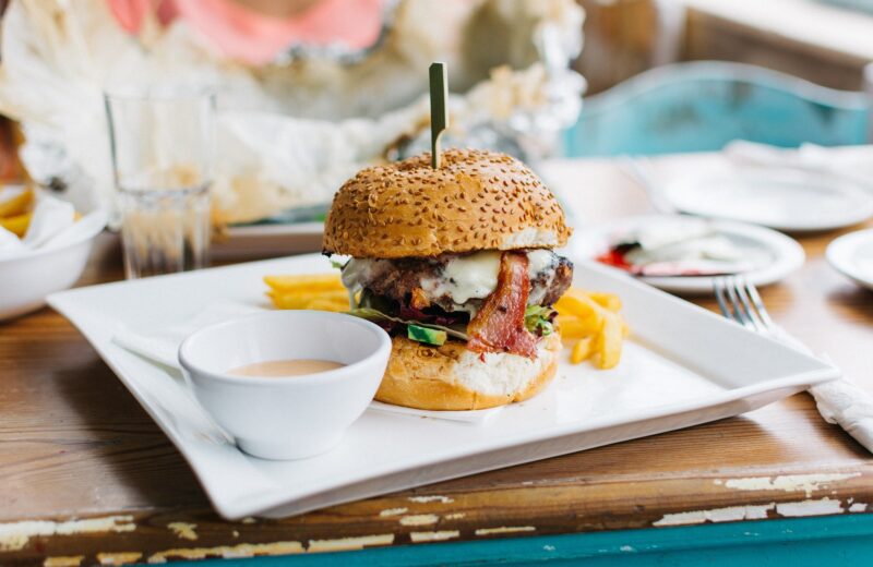 Sandwich_au_brie_et_au_steak_tranché