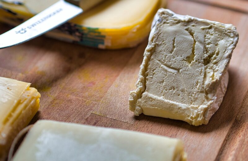 Voici_nos_conseils_:_avec_quoi_manger_une_fondue_savoyarde_?