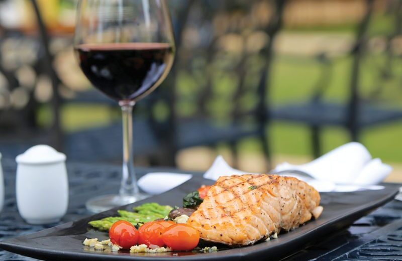 red_wine_and_fish-800x600