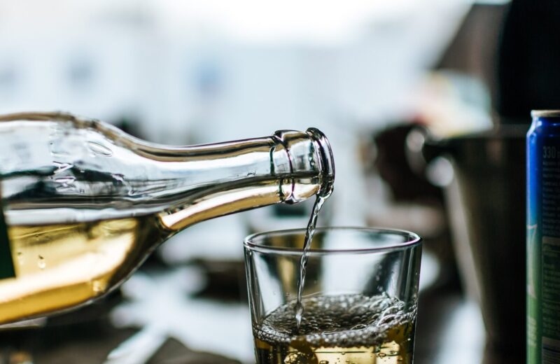 white-wine-3835585_1920